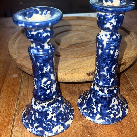 Vintage Handmade Pottery Candlesticks in Country Blue Pattern - Picture 3 of 5